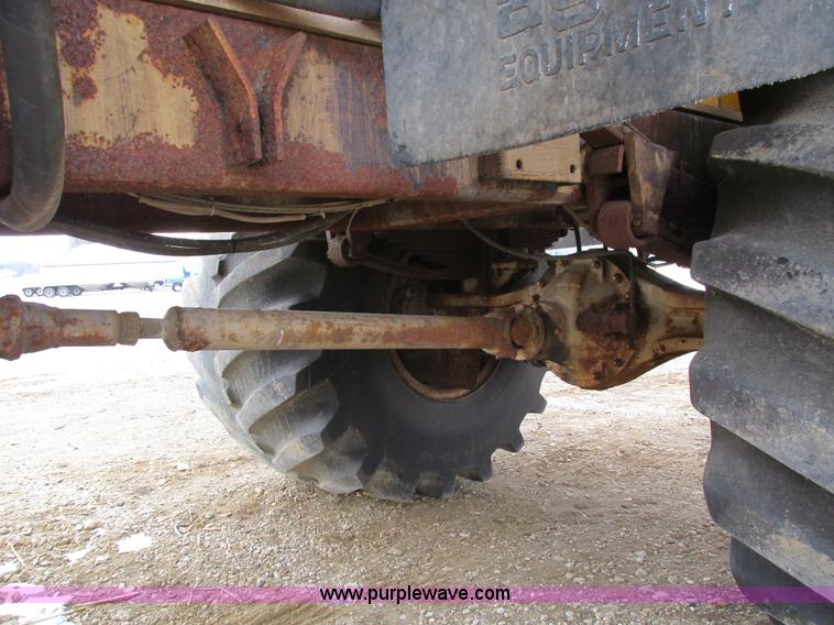 image for item I4066 Tyler 4300 self-propelled applicator