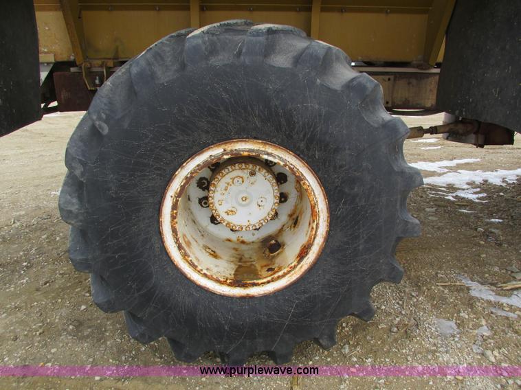 image for item I4066 Tyler 4300 self-propelled applicator