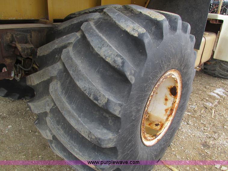 image for item I4066 Tyler 4300 self-propelled applicator