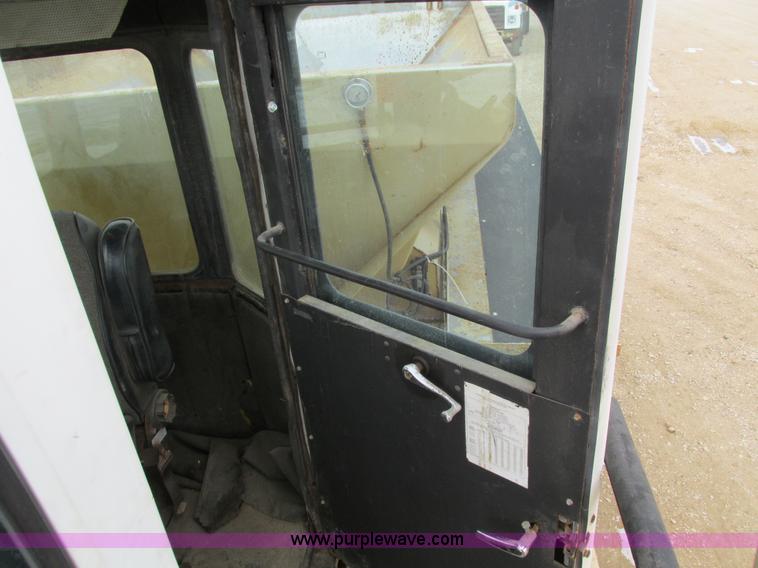 image for item I4066 Tyler 4300 self-propelled applicator