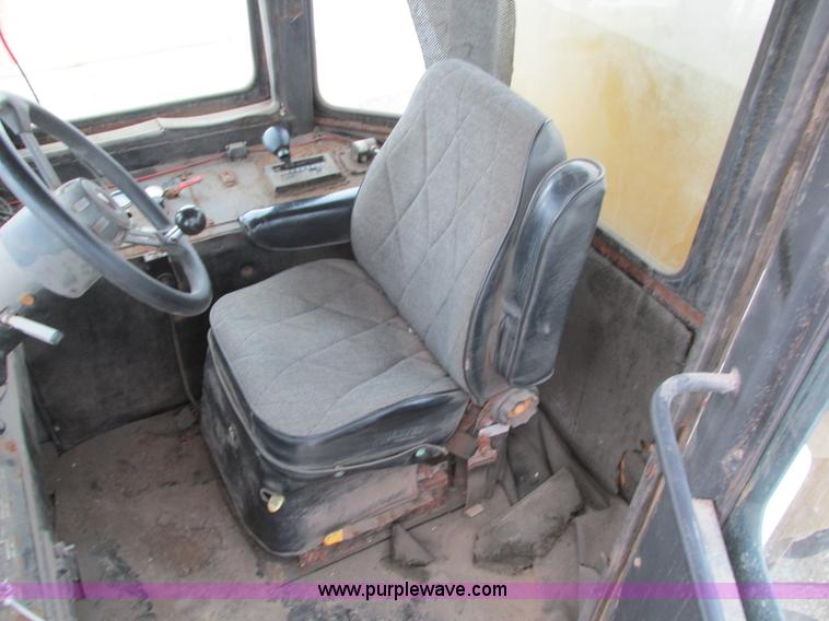 image for item I4066 Tyler 4300 self-propelled applicator