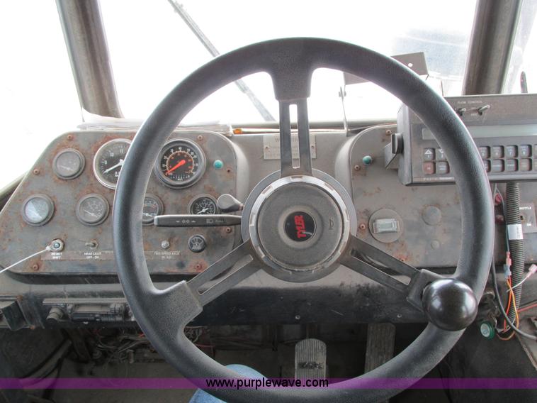 image for item I4066 Tyler 4300 self-propelled applicator