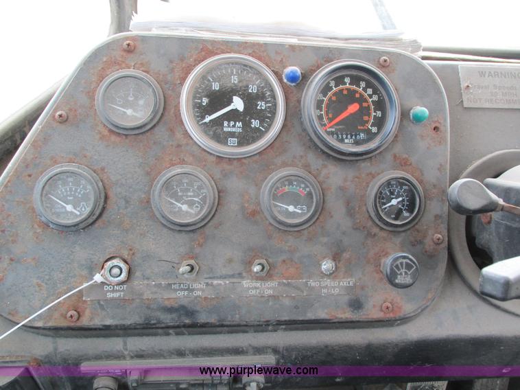 image for item I4066 Tyler 4300 self-propelled applicator