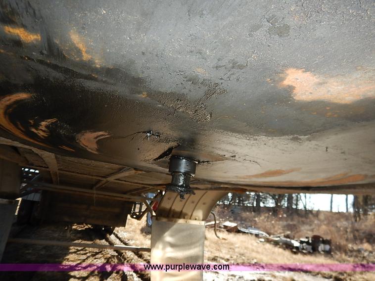 image for item I5113 2002 Trinity grain belt trailer