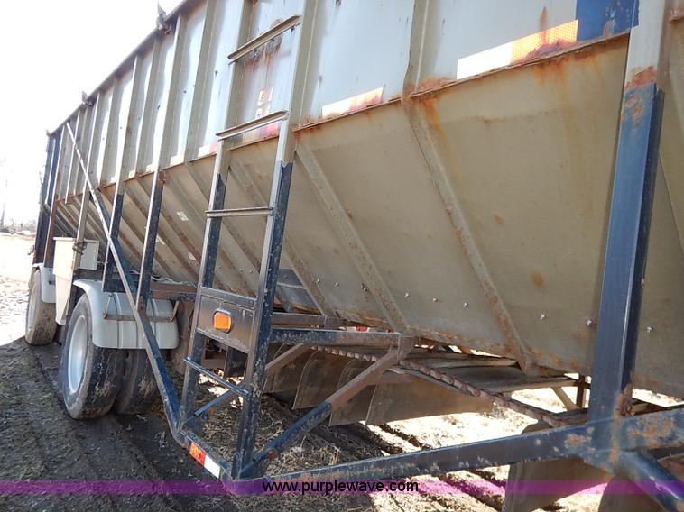 image for item I5113 2002 Trinity grain belt trailer