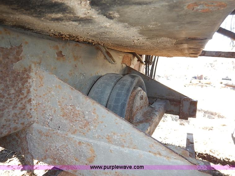 image for item I5113 2002 Trinity grain belt trailer