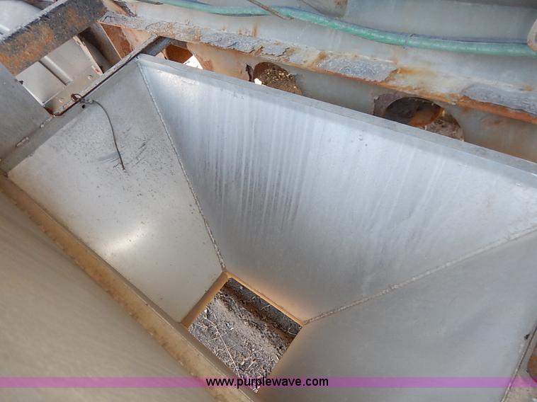 image for item I5113 2002 Trinity grain belt trailer