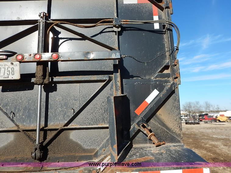 image for item I5113 2002 Trinity grain belt trailer