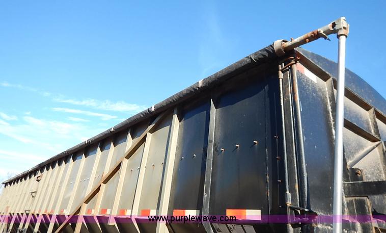 image for item I5113 2002 Trinity grain belt trailer