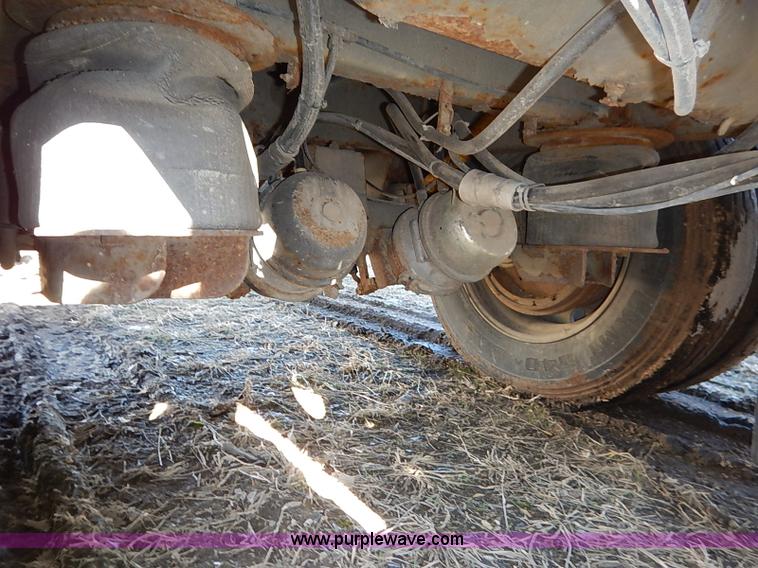 image for item I5113 2002 Trinity grain belt trailer