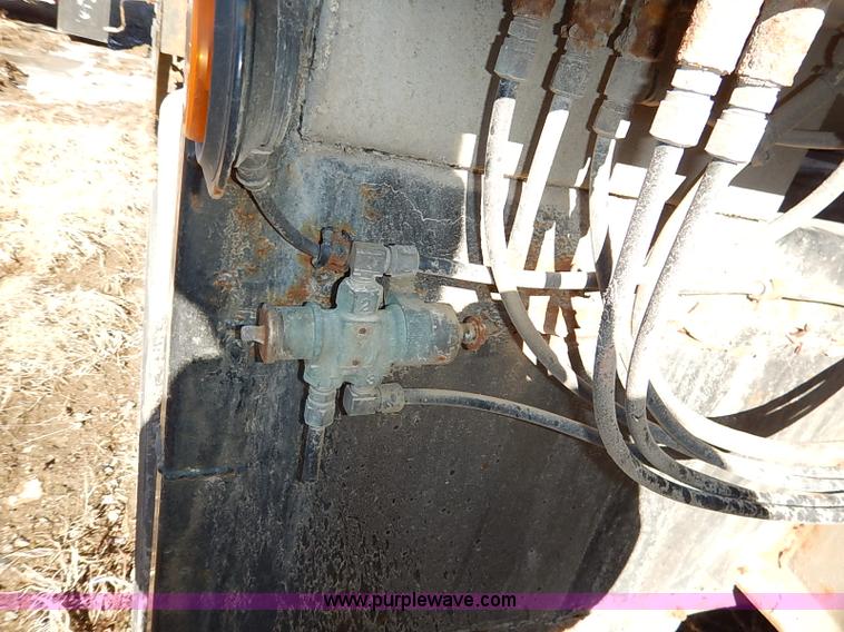 image for item I5113 2002 Trinity grain belt trailer