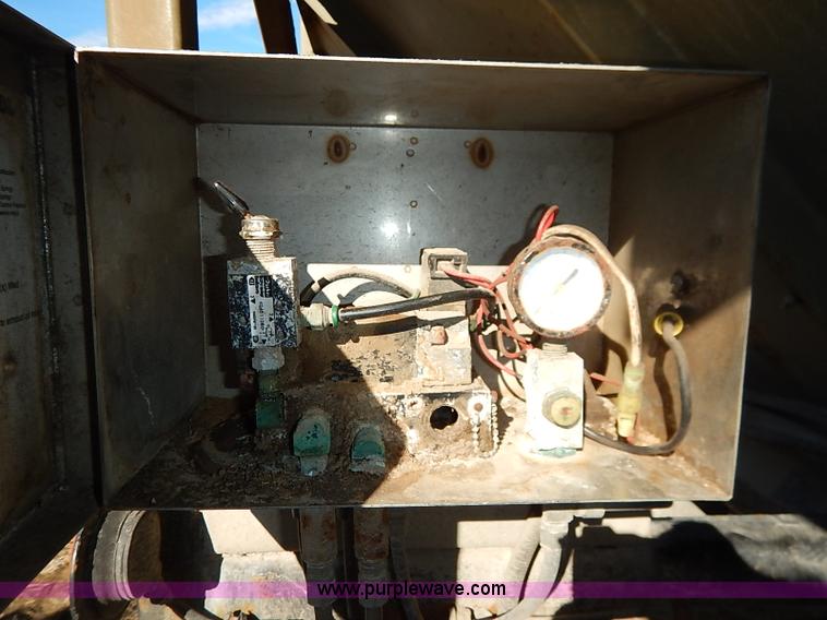 image for item I5113 2002 Trinity grain belt trailer