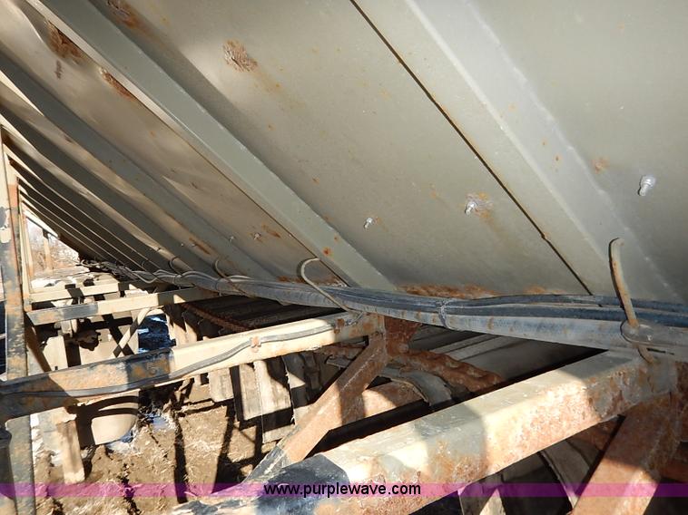 image for item I5113 2002 Trinity grain belt trailer