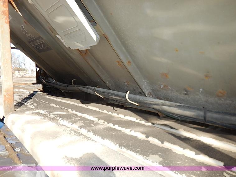 image for item I5113 2002 Trinity grain belt trailer