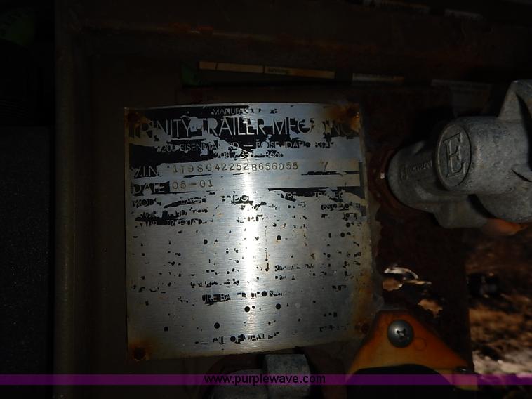 image for item I5113 2002 Trinity grain belt trailer