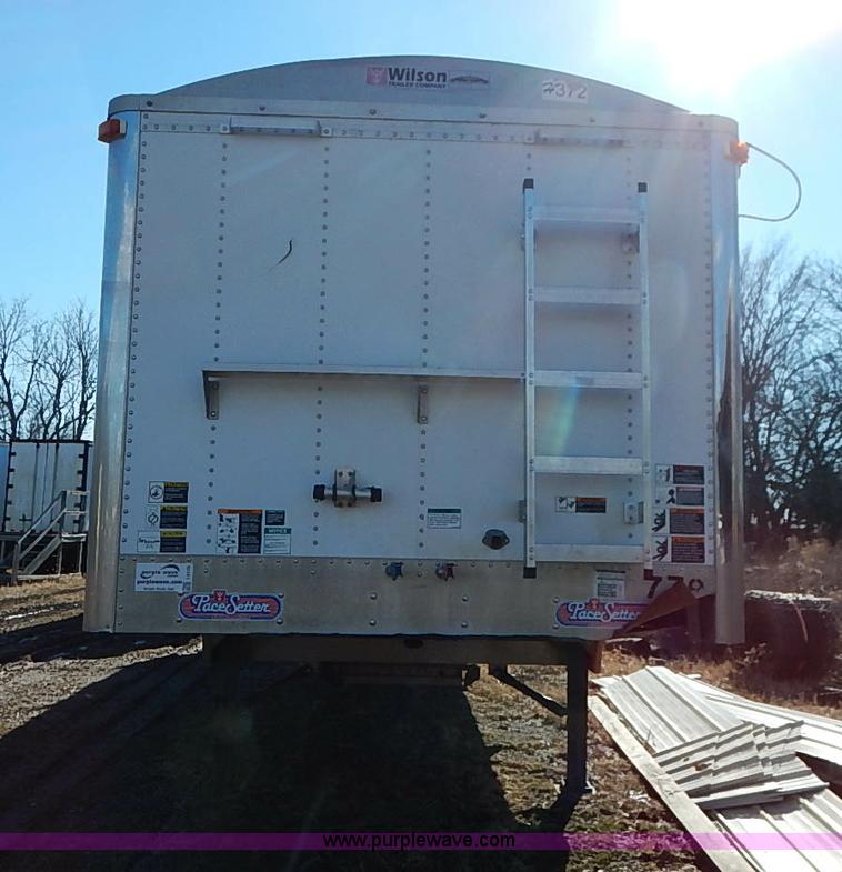 image for item I5115 2009 Wilson DWH-550 grain trailer