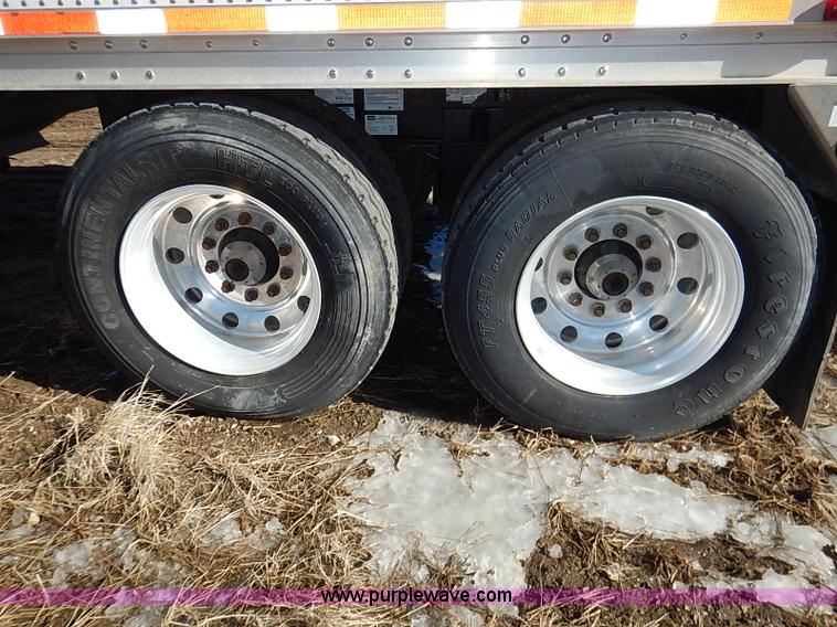 image for item I5115 2009 Wilson DWH-550 grain trailer