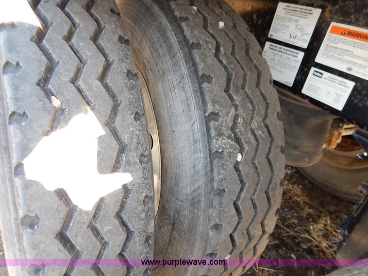 image for item I5115 2009 Wilson DWH-550 grain trailer