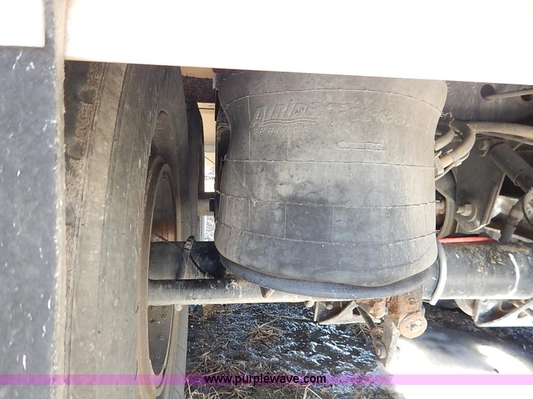 image for item I5115 2009 Wilson DWH-550 grain trailer