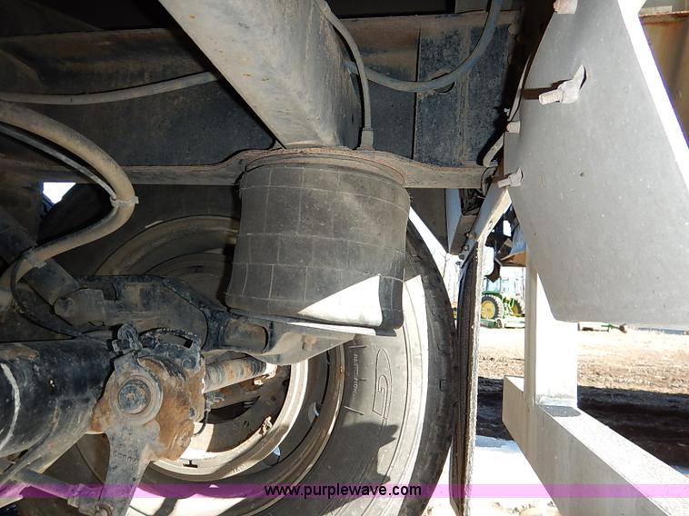 image for item I5115 2009 Wilson DWH-550 grain trailer