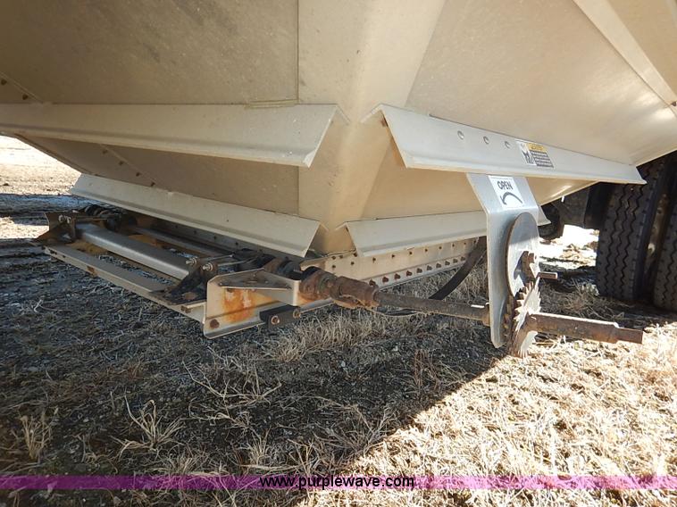 image for item I5115 2009 Wilson DWH-550 grain trailer