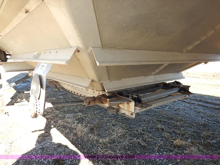 image for item I5115 2009 Wilson DWH-550 grain trailer