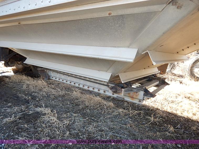 image for item I5115 2009 Wilson DWH-550 grain trailer