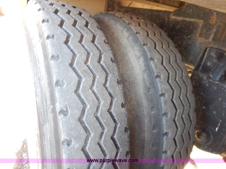 image for item I5115 2009 Wilson DWH-550 grain trailer