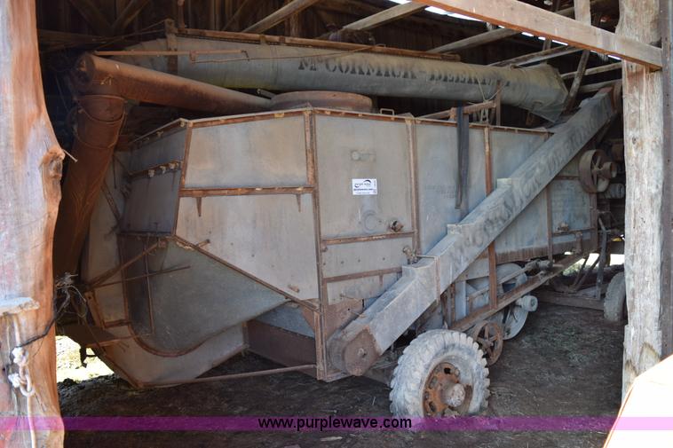 image for item I8505 McCormick-Deering thrasher