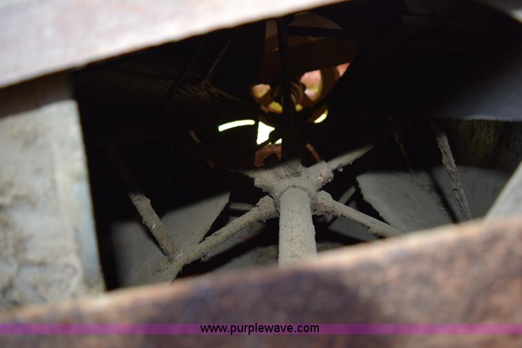 image for item I8505 McCormick-Deering thrasher