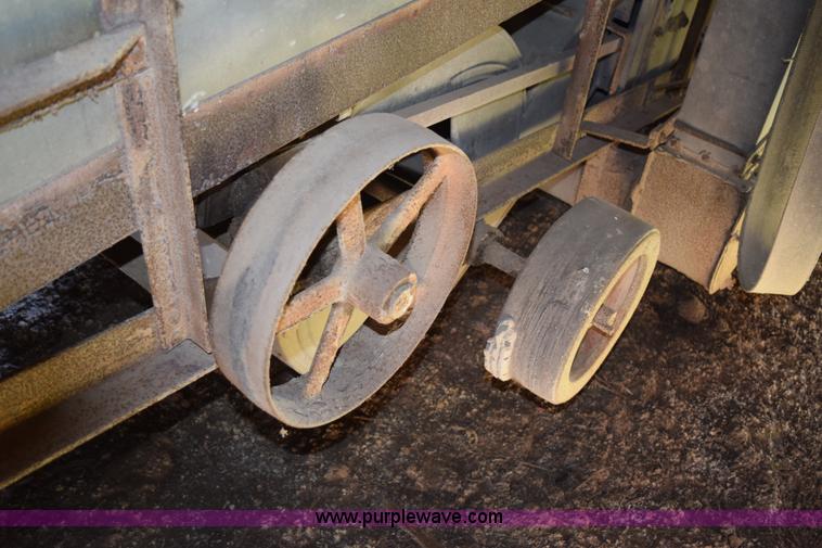 image for item I8505 McCormick-Deering thrasher