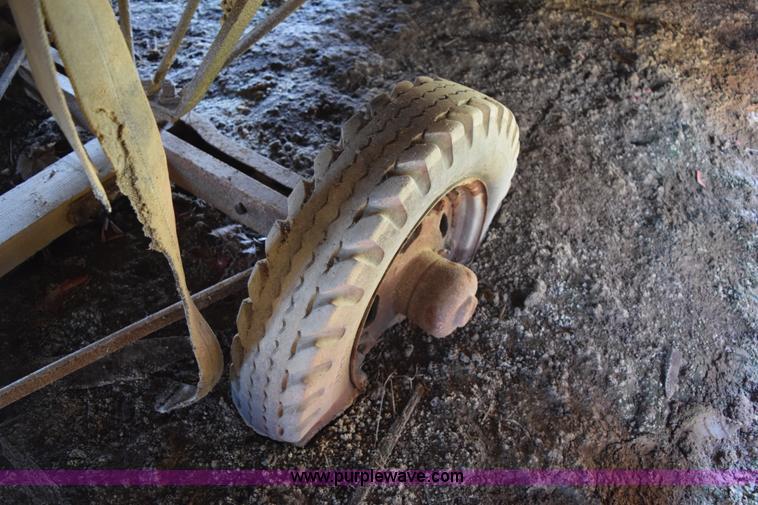 image for item I8505 McCormick-Deering thrasher