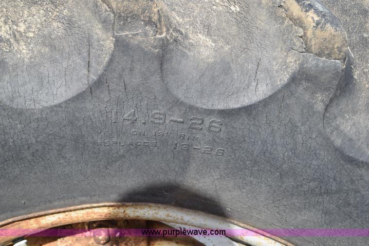 image for item I8508 Allis Chalmers D15 tractor