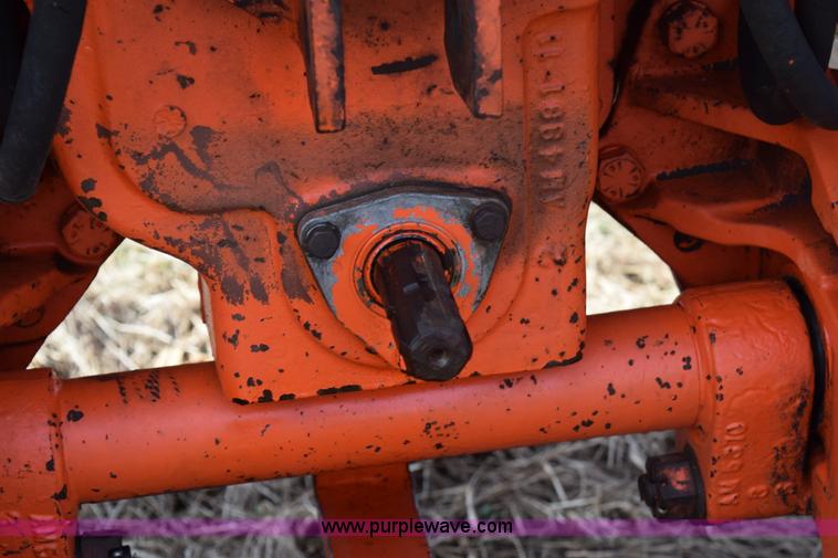 image for item I8511 Allis Chalmers 175 tractor