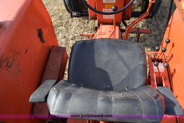 image for item I8511 Allis Chalmers 175 tractor