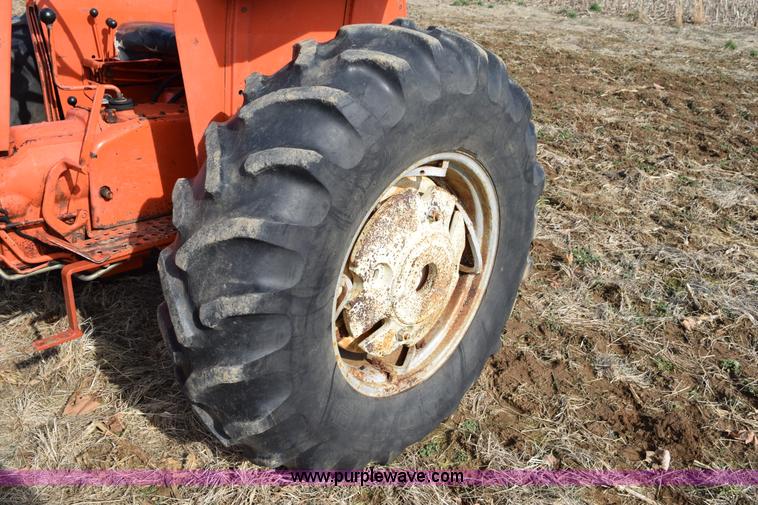 image for item I8511 Allis Chalmers 175 tractor