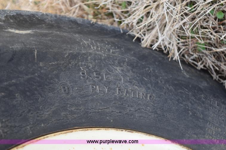 image for item I8511 Allis Chalmers 175 tractor