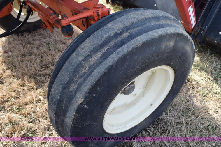 image for item I8511 Allis Chalmers 175 tractor