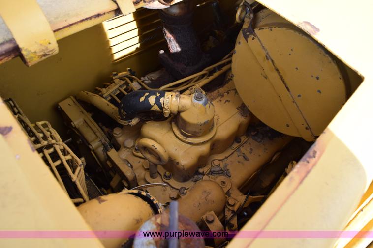 image for item I8512 1976 Caterpillar 941B track loader