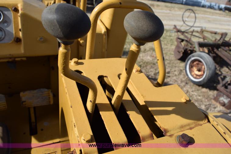 image for item I8512 1976 Caterpillar 941B track loader