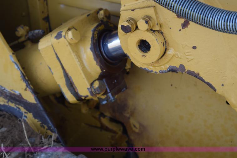 image for item I8512 1976 Caterpillar 941B track loader
