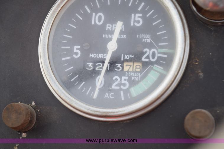 image for item I8515 Allis Chalmers 185 tractor