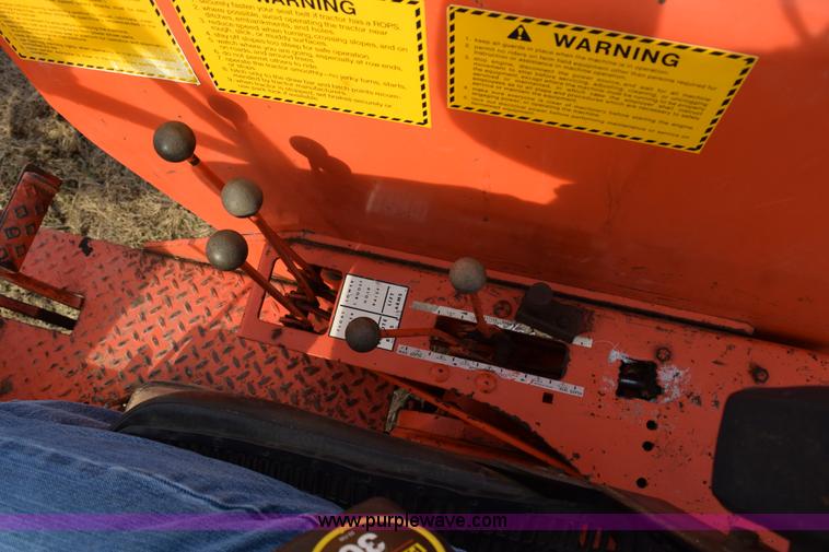 image for item I8515 Allis Chalmers 185 tractor