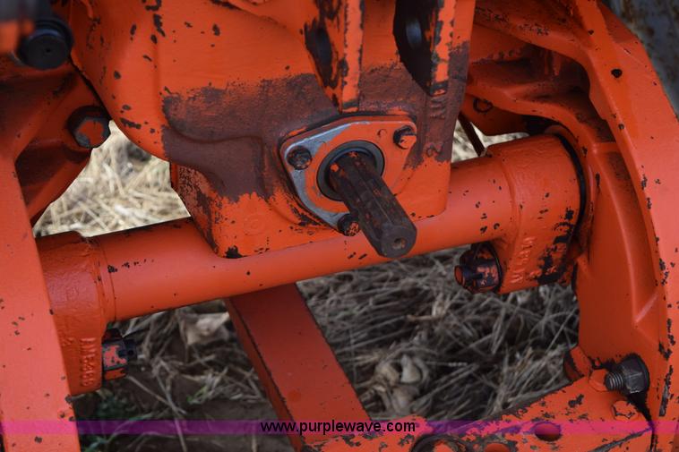image for item I8515 Allis Chalmers 185 tractor