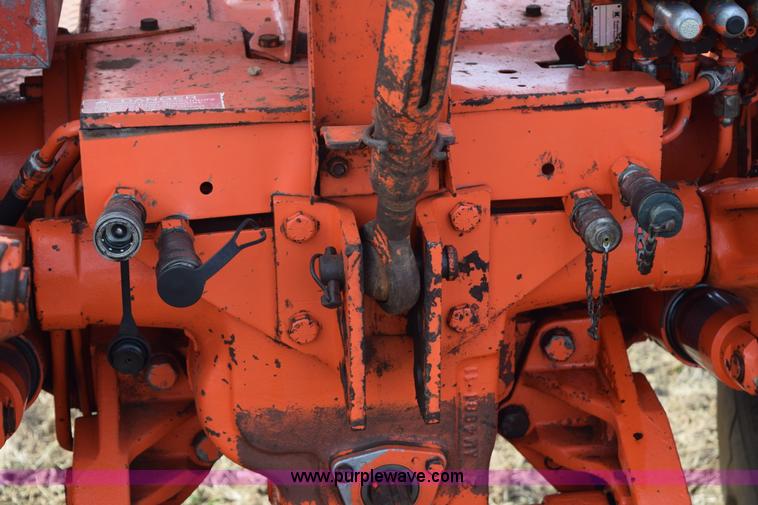 image for item I8515 Allis Chalmers 185 tractor