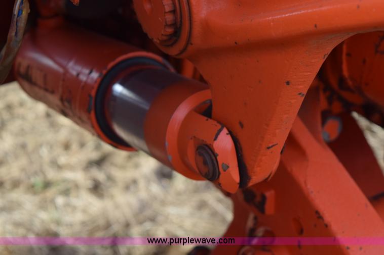 image for item I8515 Allis Chalmers 185 tractor