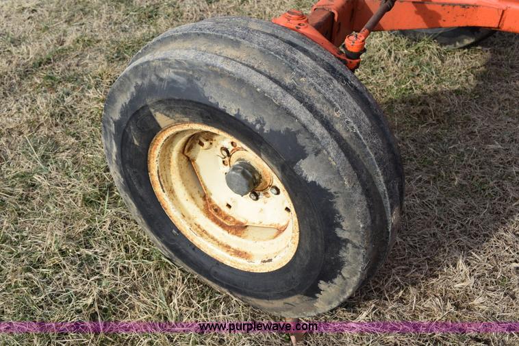 image for item I8515 Allis Chalmers 185 tractor