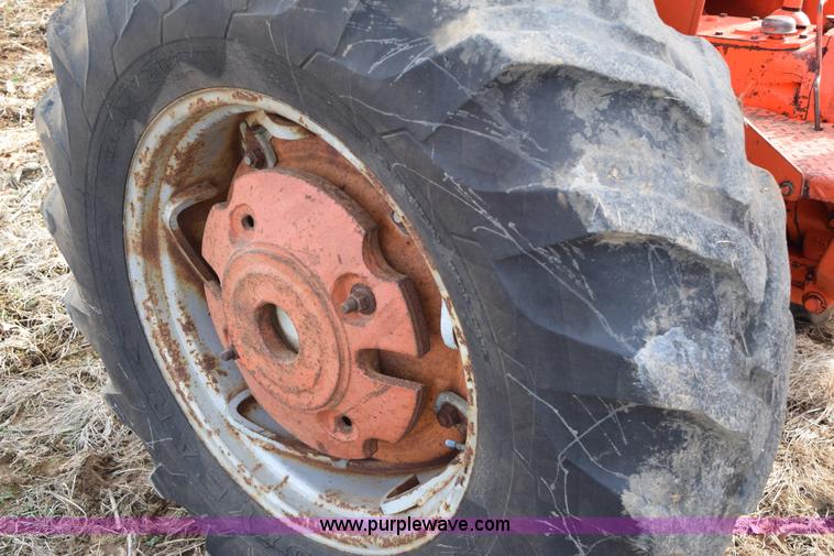 image for item I8515 Allis Chalmers 185 tractor