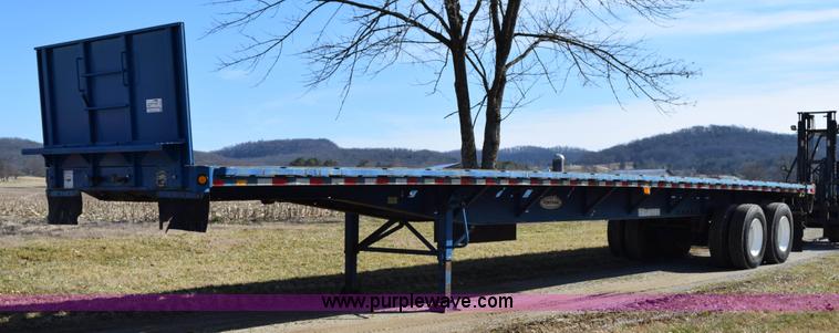 image for item I8517 1991 Fontaine flatbed trailer