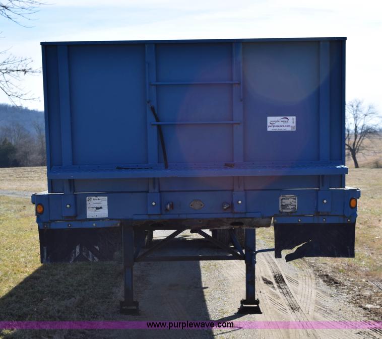 image for item I8517 1991 Fontaine flatbed trailer